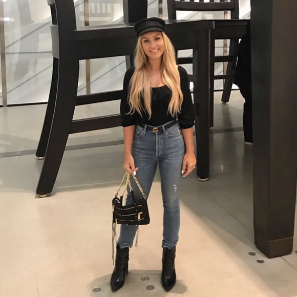 Meet your Posher, Brittany - Picture 1 of 1